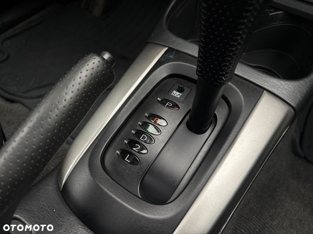 Toyota RAV4 2.0 VVT-i 4x4 - 37