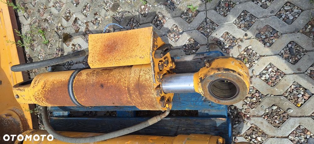 Siłownik hydr Liebherr 566 576 580 - 2