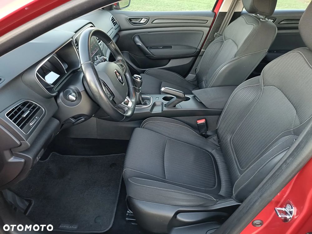 Renault Megane TCe 140 GPF LIMITED - 12