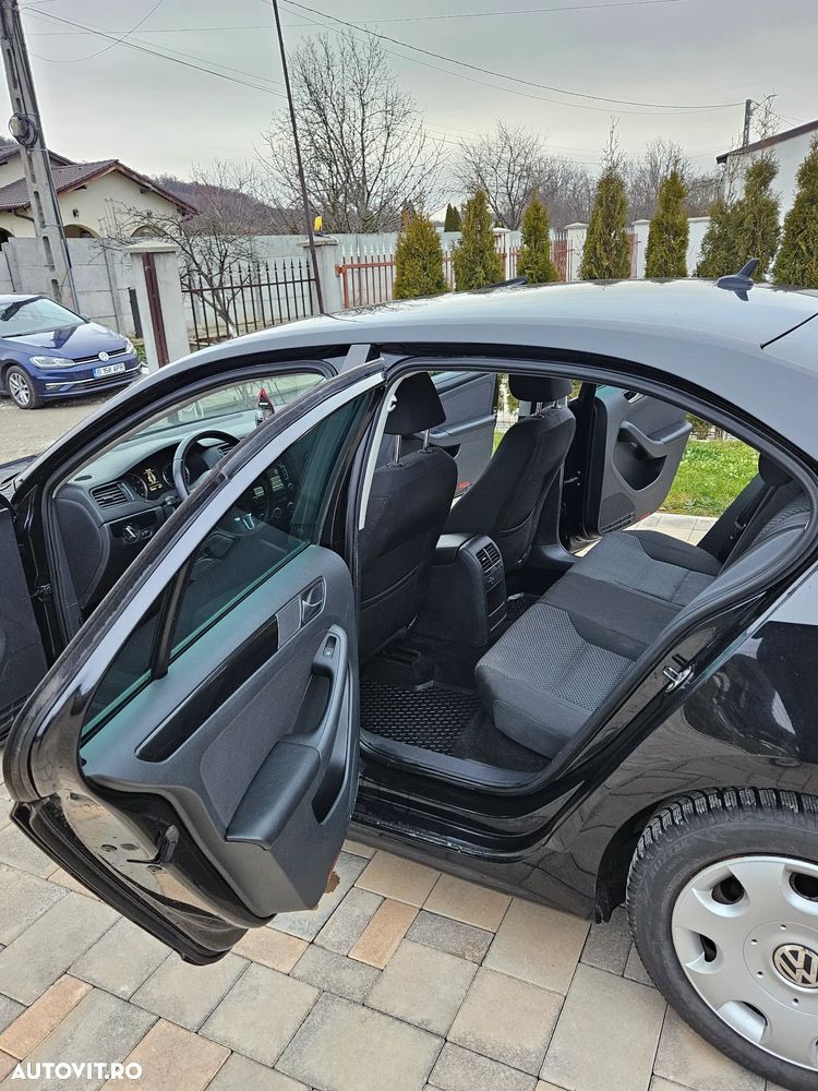 Volkswagen Jetta 1.4 TSI Trendline DSG - 21