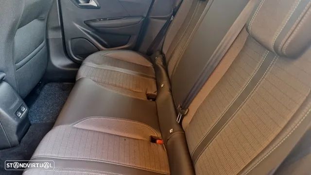 Peugeot e-208 Allure - 19