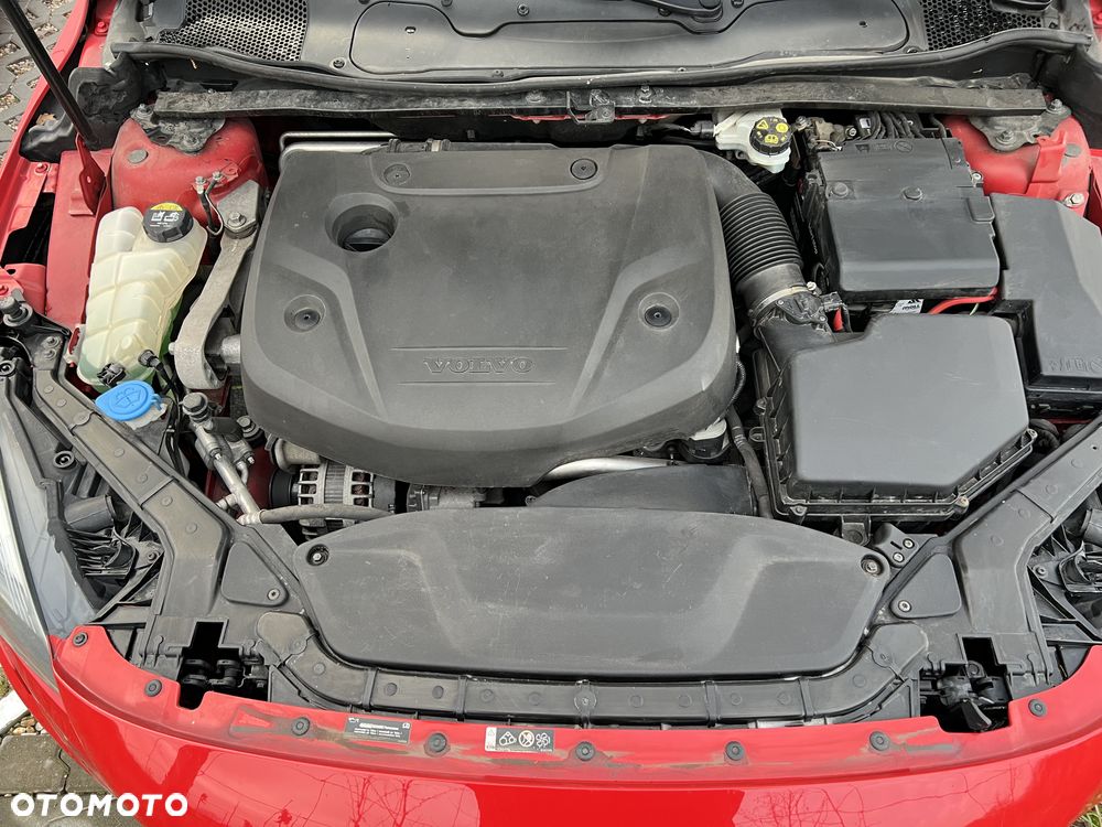 Volvo V40 D2 Drive-E R-Design Momentum - 22