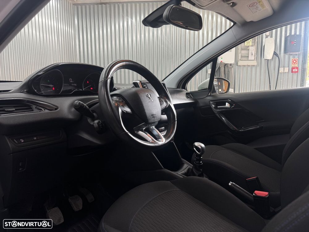 Peugeot 208 1.5 BlueHDi Signature - 15