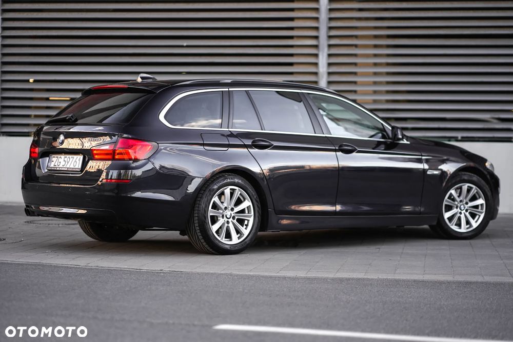 BMW Seria 5 525d xDrive Luxury Line - 4