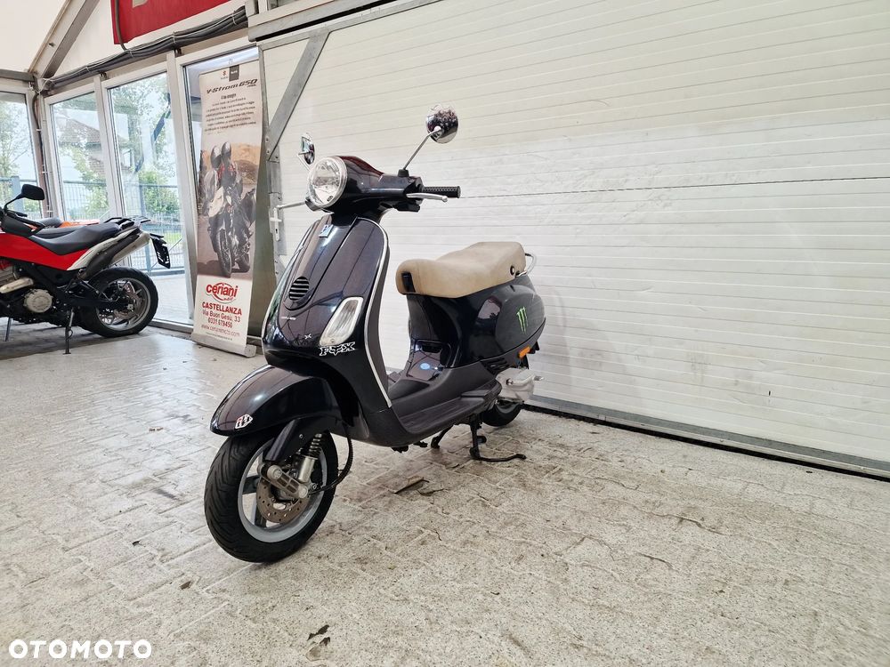 Piaggio Vespa - 18