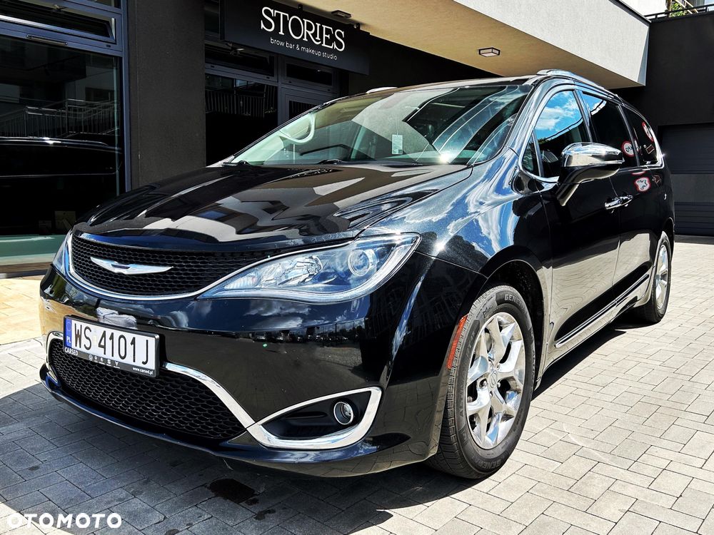 Chrysler Pacifica - 1