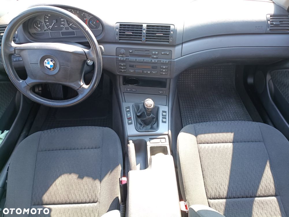 BMW Seria 3 318i - 8