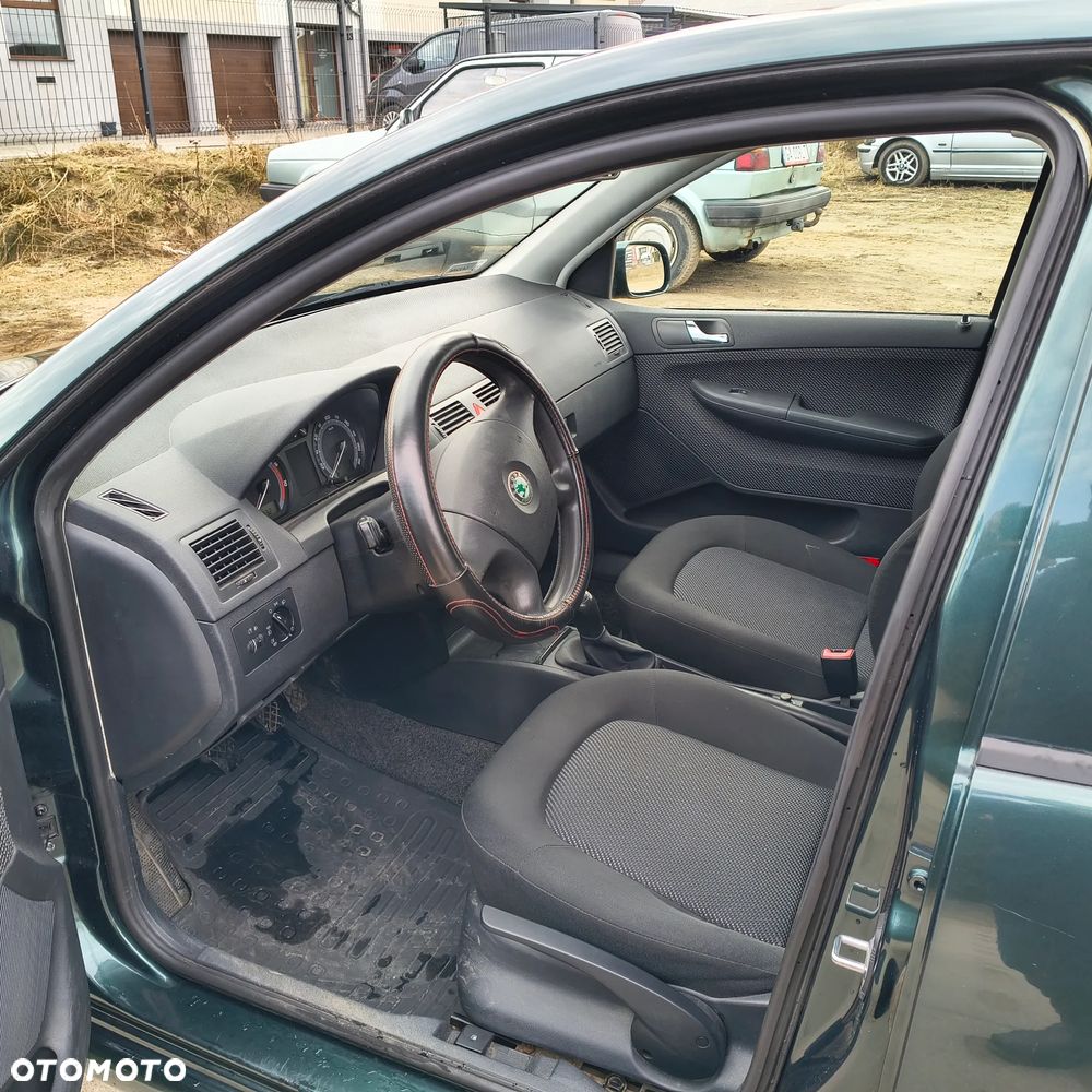 Skoda Fabia 1.4 16V Ambiente - 10