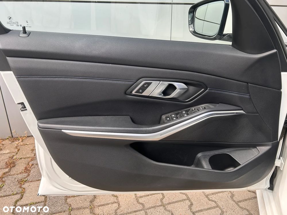 BMW Seria 3 - 13