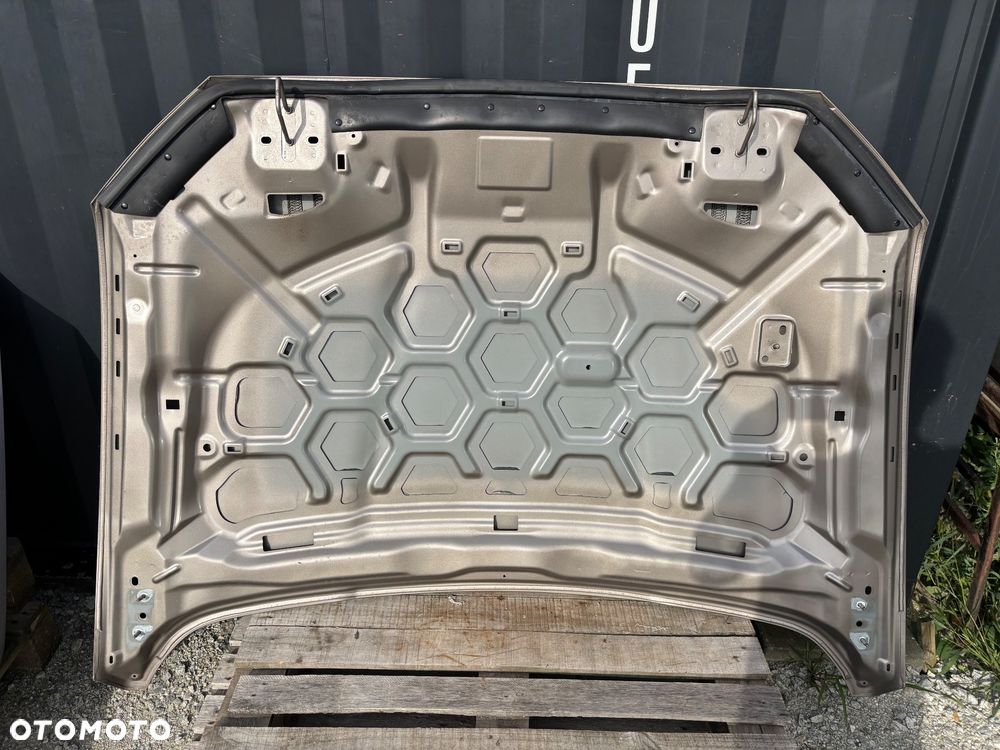 Ford Mondeo MK5 Maska silnika - 2