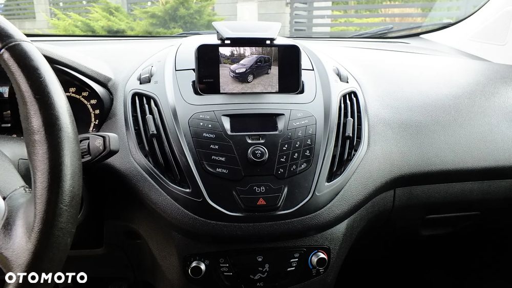 Ford Tourneo Courier 1.0 EcoBoost Trend - 24