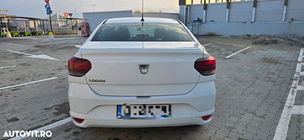Dacia Logan TCe 90 Essential - 10