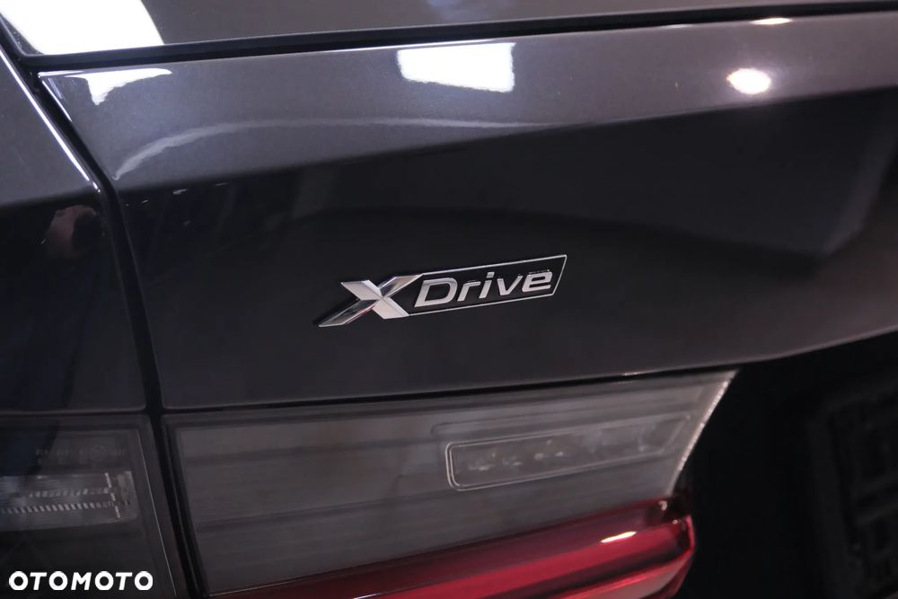 BMW Seria 3 320d xDrive M Sport - 13