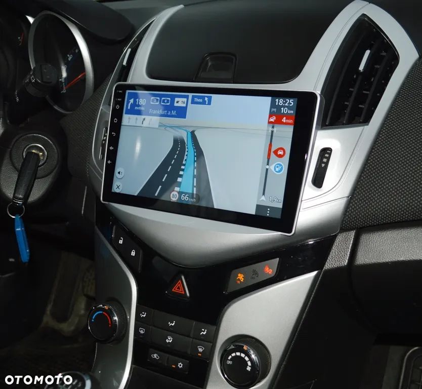 Chevrolet Cruze - 36