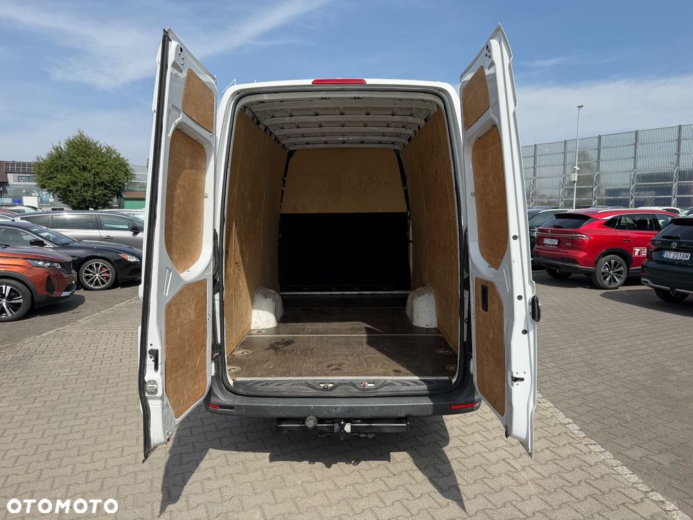 Mercedes-Benz Sprinter - 13