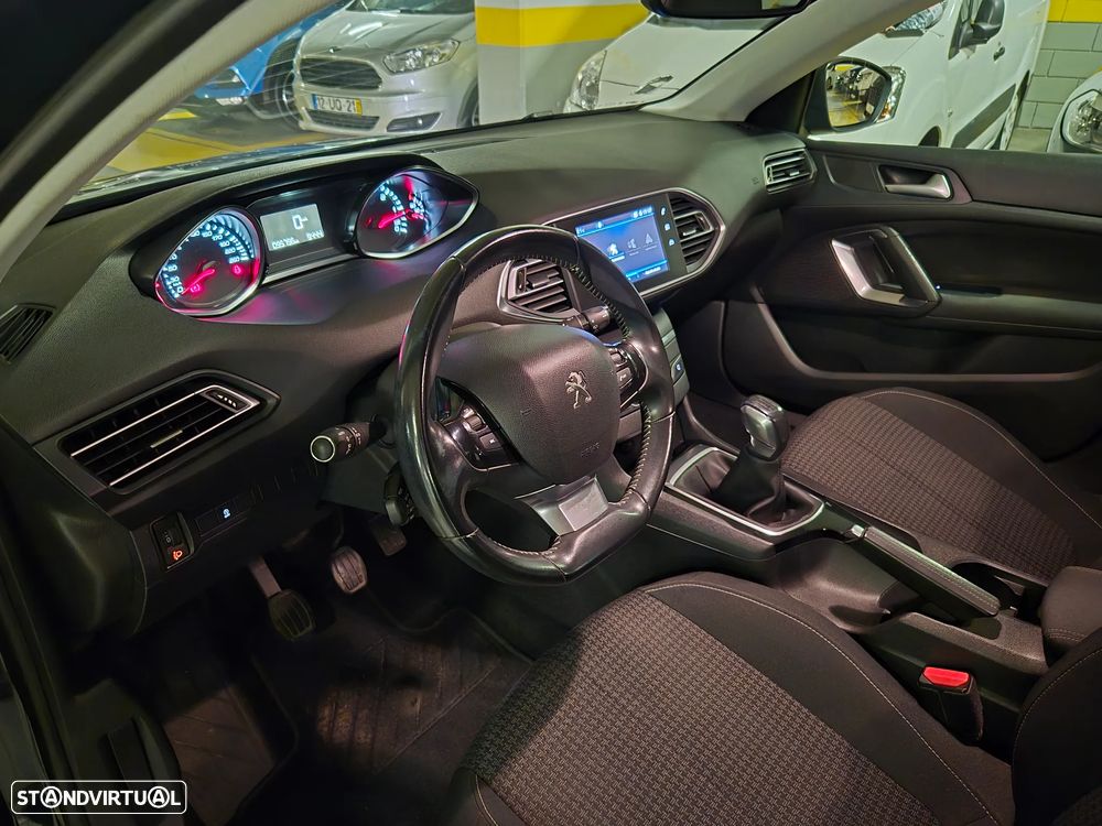 Peugeot 308 SW 1.6 BlueHDi Style - 26