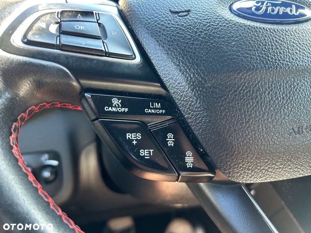 Ford Kuga 2.0 TDCi 4x4 ST-Line - 23
