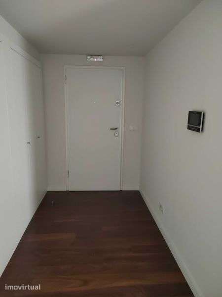 T2  Excelente Braga com Garagem Privativa - Grande imagem: 5/12