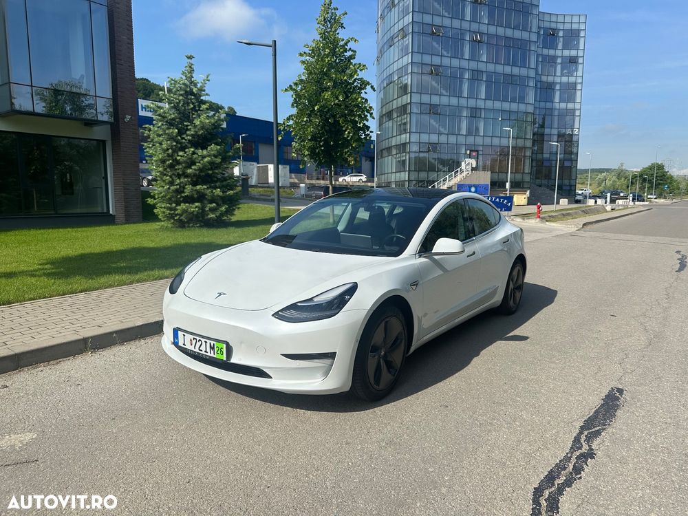Tesla Model 3 - 1