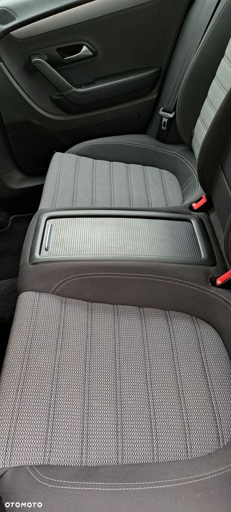 Volkswagen Passat CC - 17