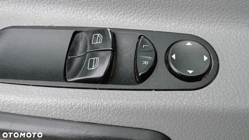 Mercedes-Benz Sprinter - 16