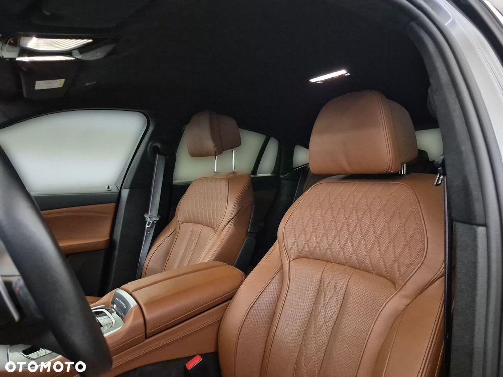 BMW X6 - 24