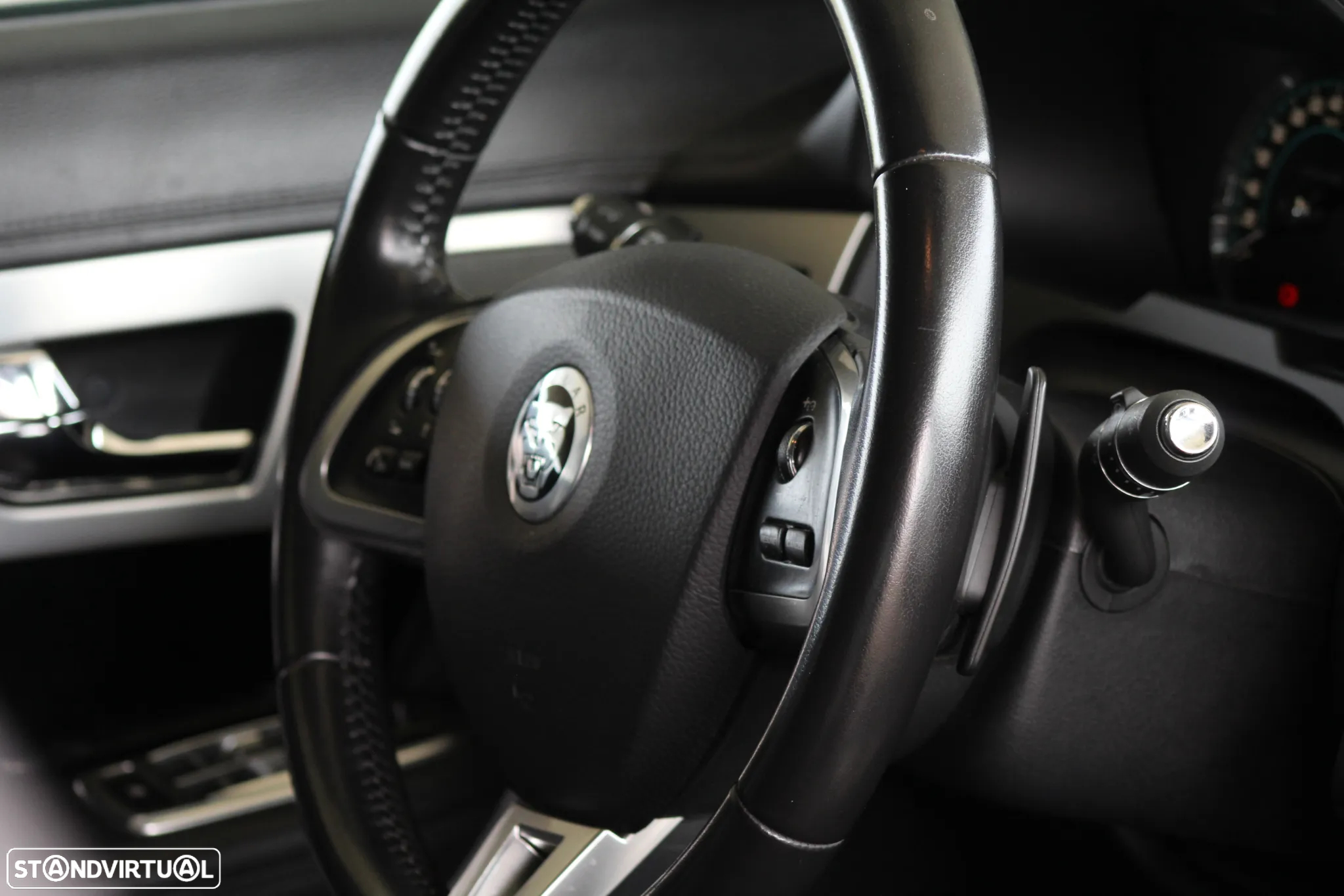 Jaguar XF Sportbrake 2.2 D R-Sport - 23