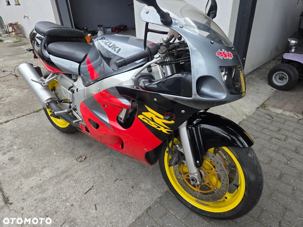 Suzuki GSX-R - 2