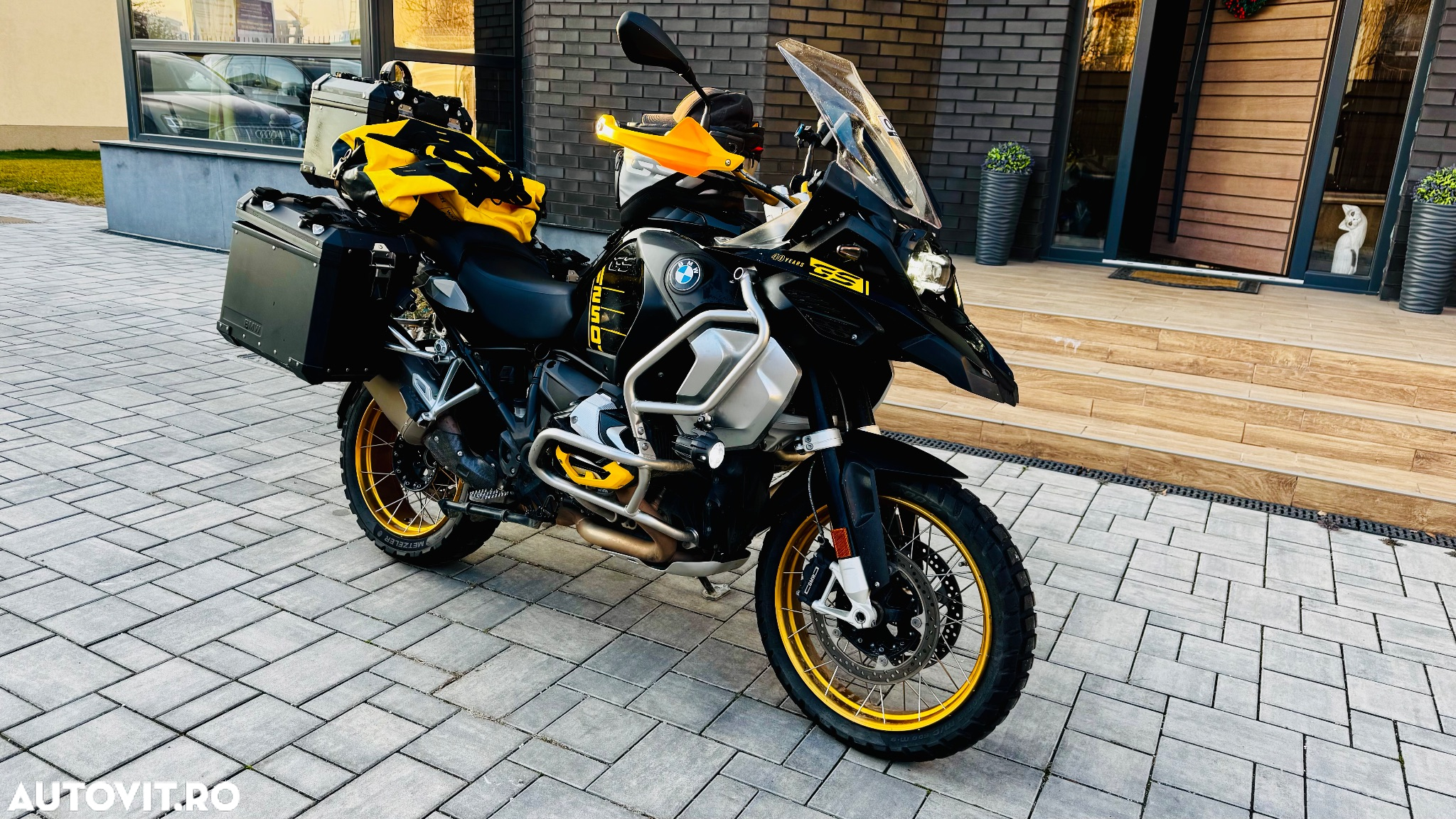 BMW R 1250GS 40 Years Edition - 3