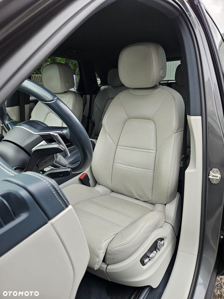 Porsche Cayenne Standard - 10