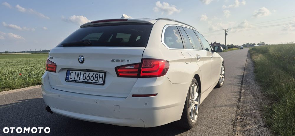 BMW Seria 5 525d xDrive - 32