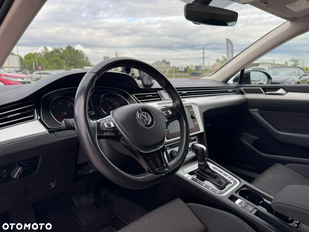 Volkswagen Passat - 10