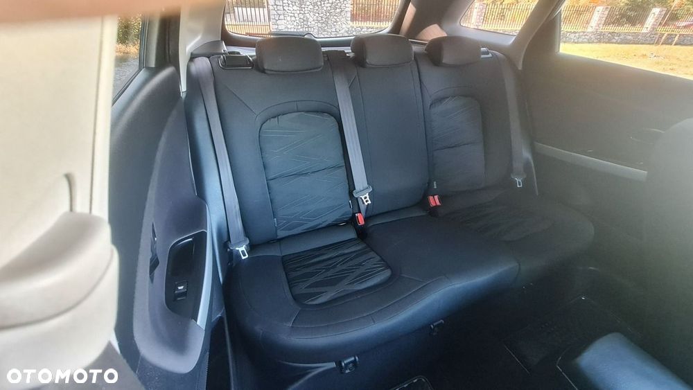 Kia Ceed - 11