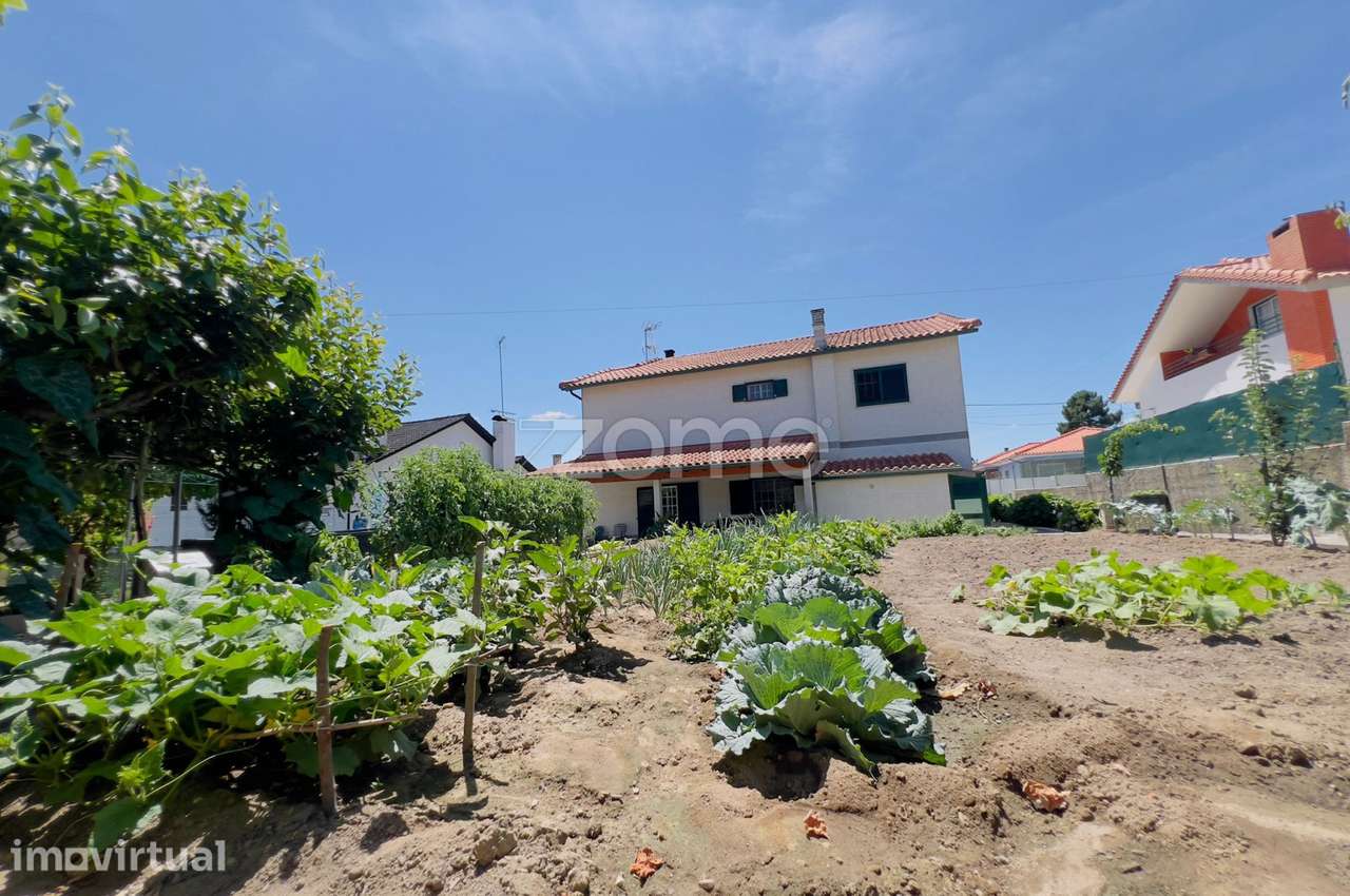Moradia V4 com Jardim em Vila Verde da Raia concelho de Chaves - Grande imagem: 2/40