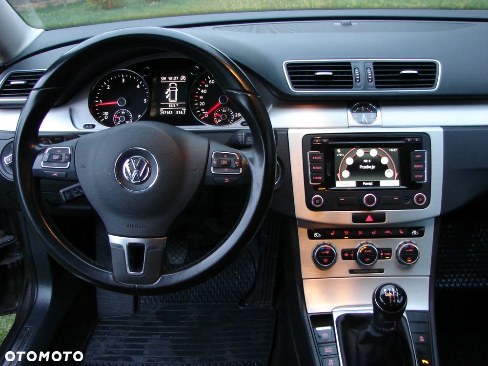 Volkswagen Passat - 7