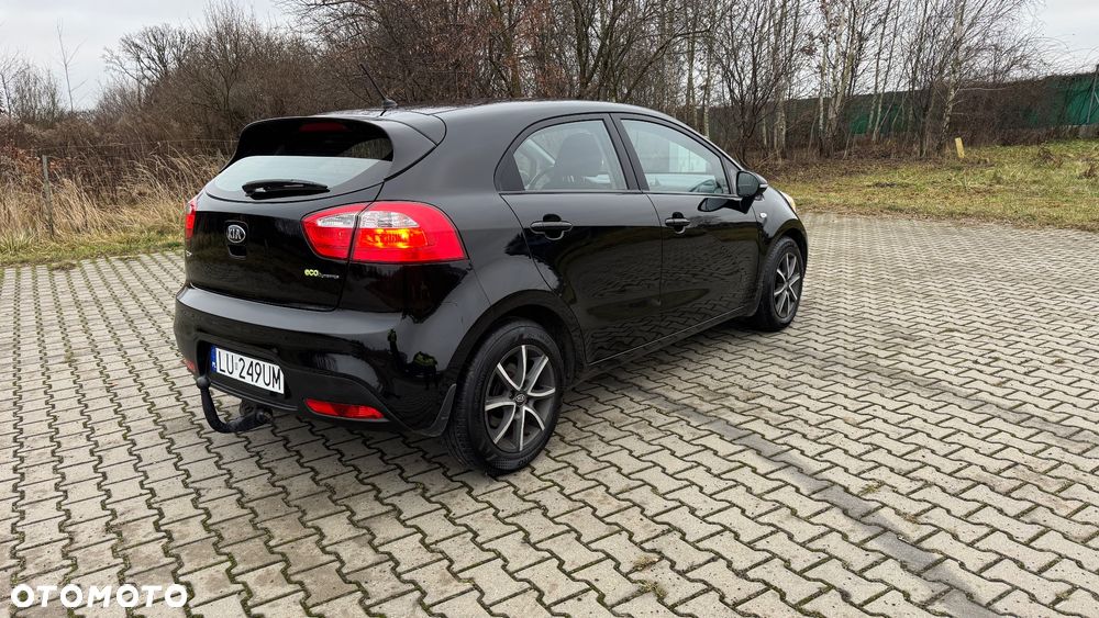 Kia Rio - 5
