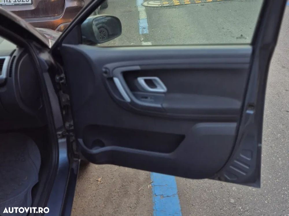 Skoda Fabia 1.2 HTP Ambiente - 26