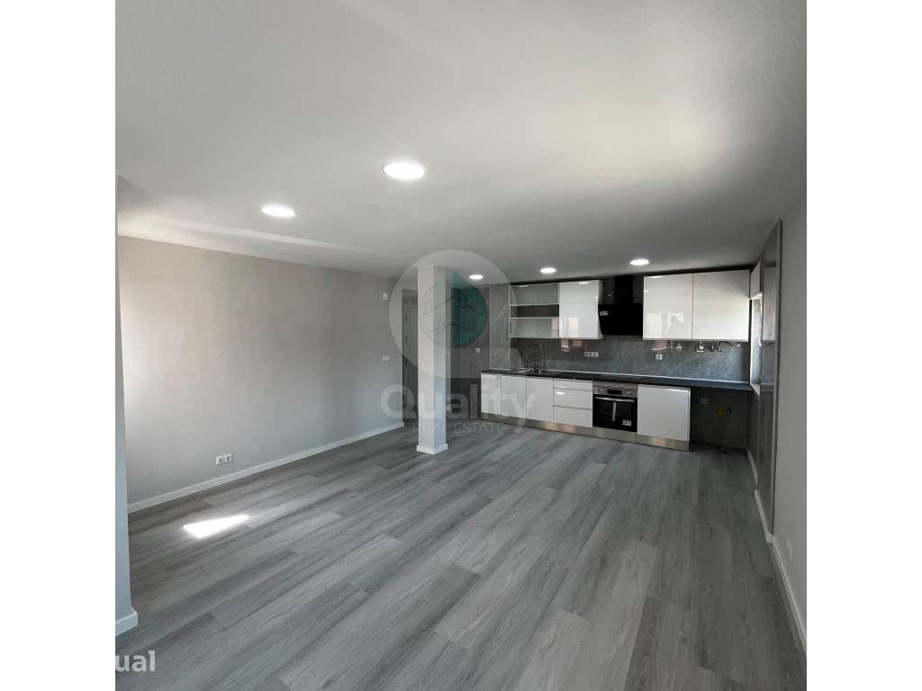 T2 Totalmente Remodelado em Corroios - Rés Do Chão Alto - Grande imagem: 2/36