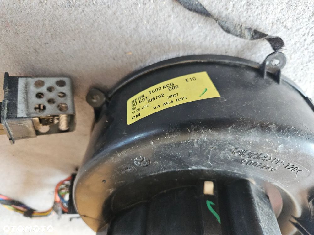 Wentylator dmuchawa nawiewu rezystor wiązka Opel Zafira A Lift 2005r - 2