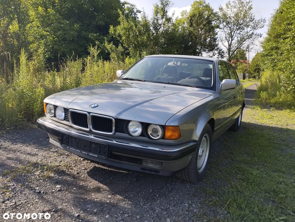 BMW Seria 7 750i - 1