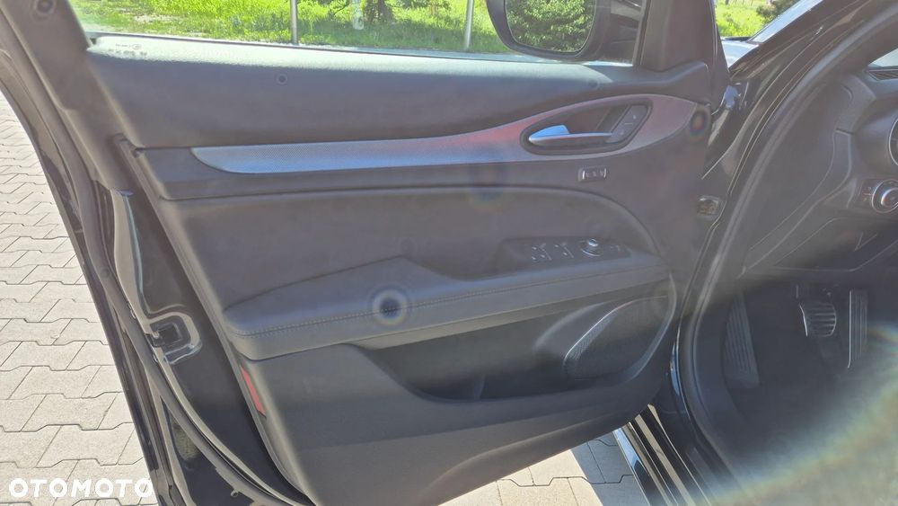 Alfa Romeo Stelvio 2.0 Turbo 16V AT8-Q4 Veloce - 25