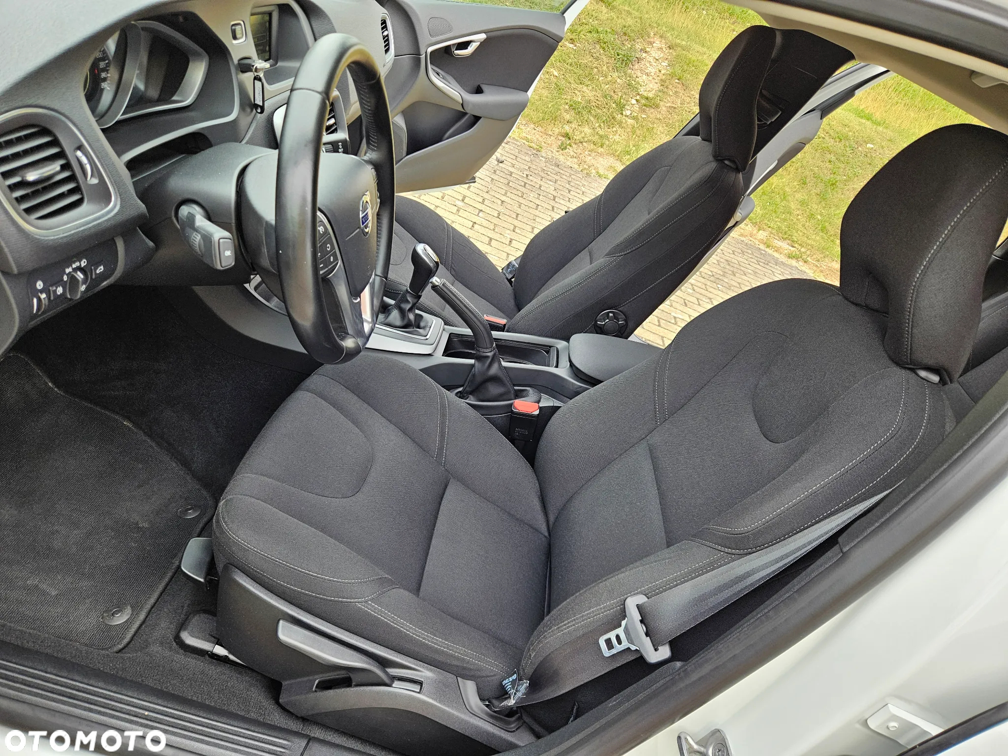 Volvo V40 T3 Kinetic - 14