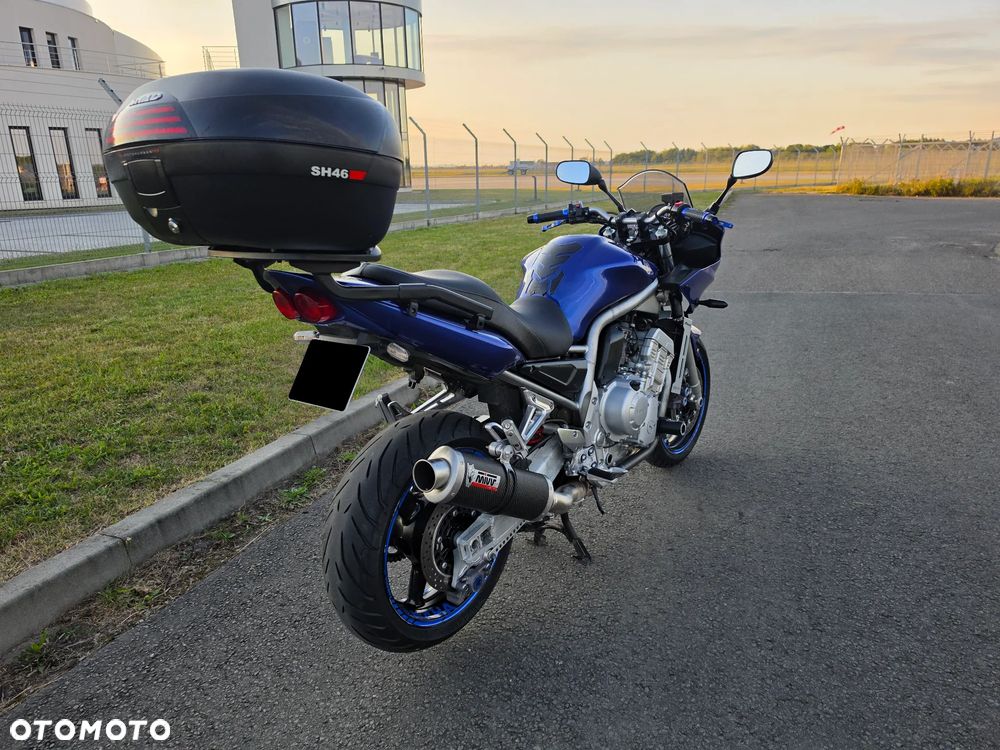 Yamaha FZS - 6