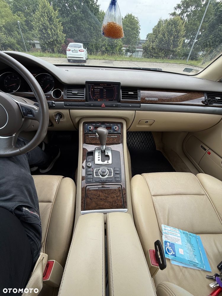 Audi A8 4.2 Quattro - 3
