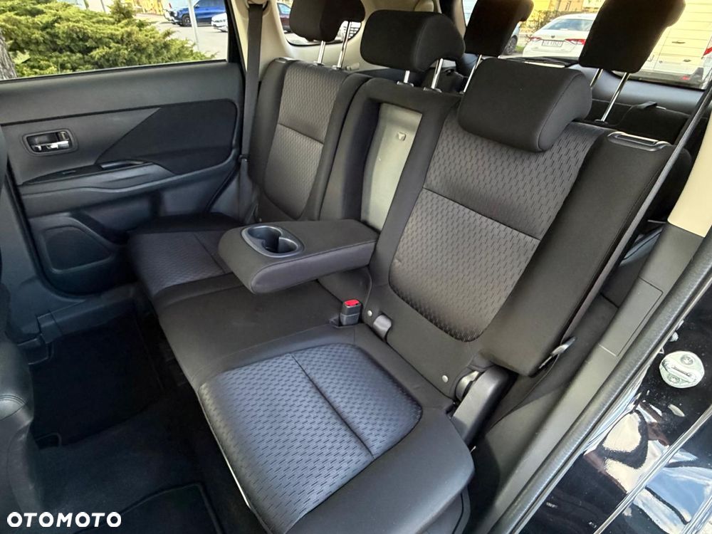 Mitsubishi Outlander 2.2 DI-D 4WD Top - 19