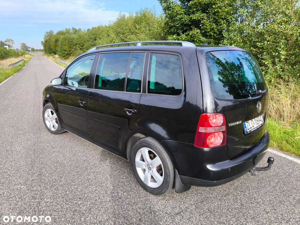 Volkswagen Touran - 3
