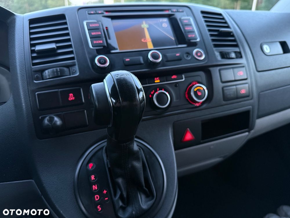 Volkswagen Transporter DSG BMT - 12