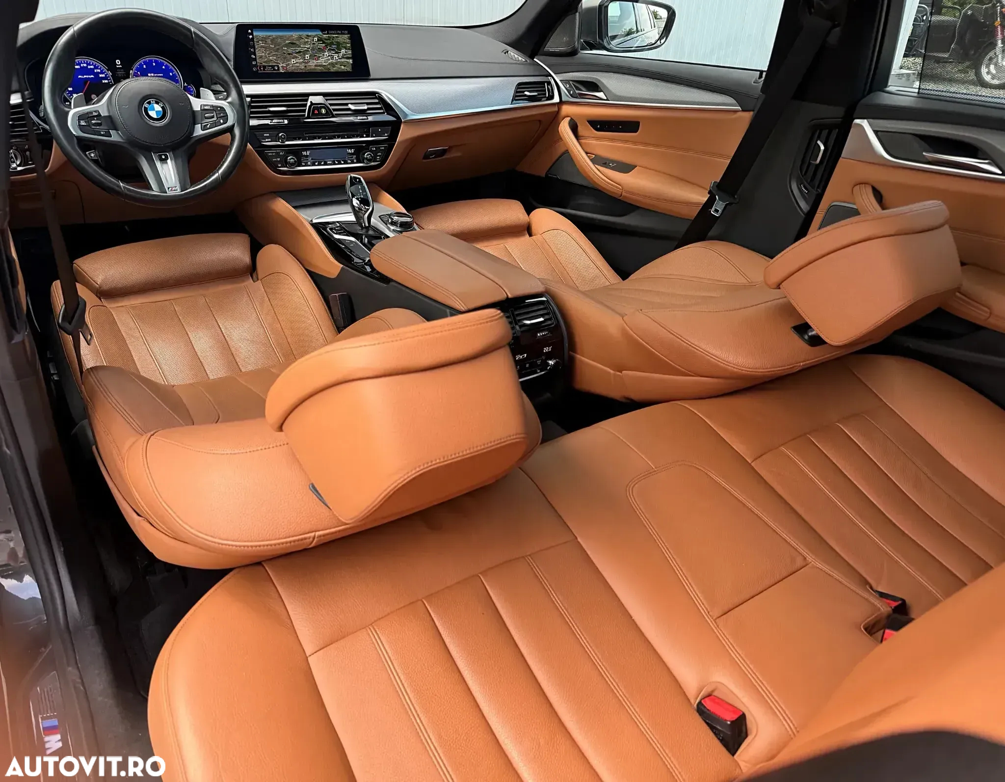 BMW Seria 5 550i xDrive - 22