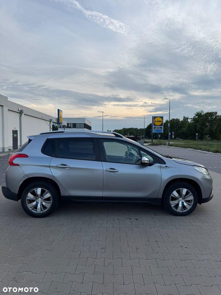 Peugeot 2008 1.6 e-HDi Style S&S - 5