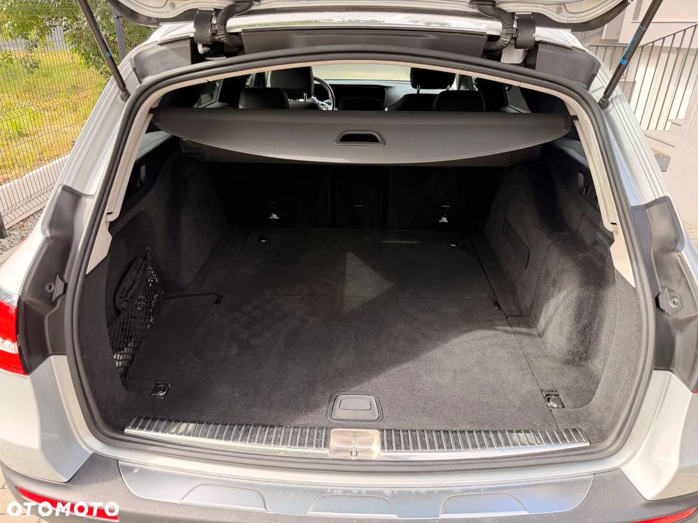 Mercedes-Benz Klasa E 220 d 4-Matic AMG - 28